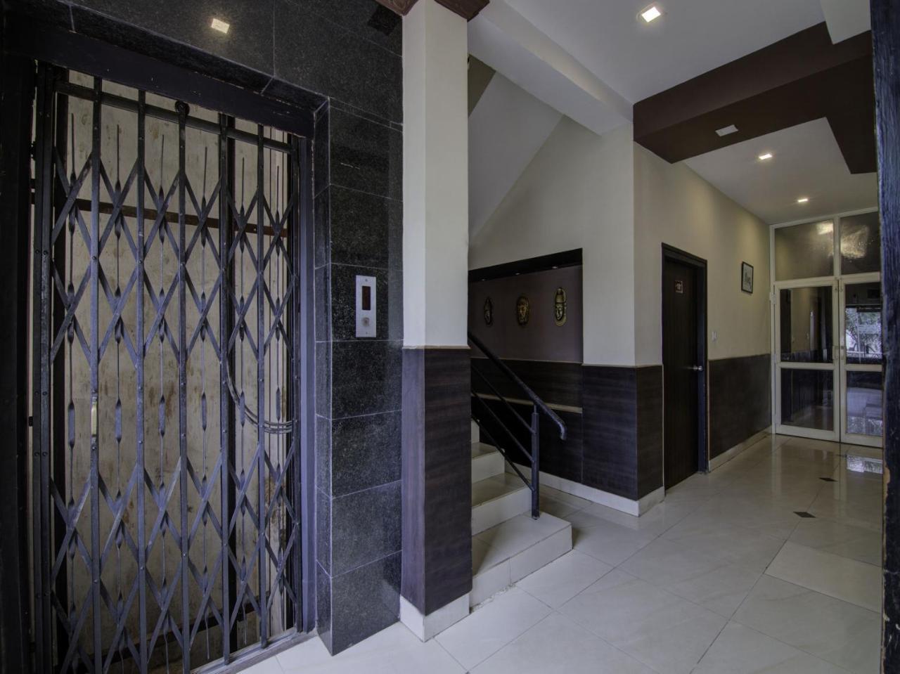 Oyo 16961 Sea Rock Hotel Visakhapatnam Ngoại thất bức ảnh