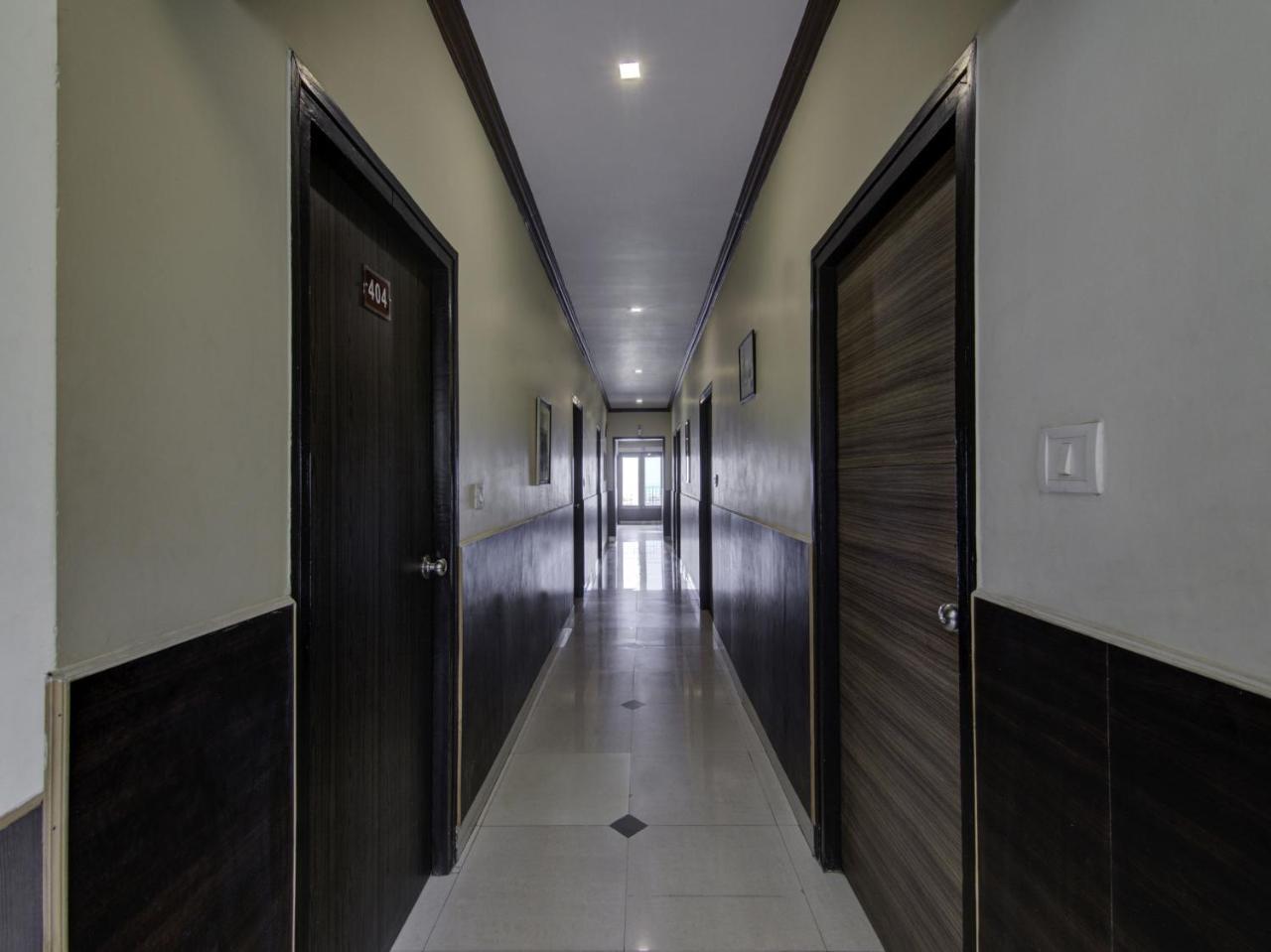 Oyo 16961 Sea Rock Hotel Visakhapatnam Ngoại thất bức ảnh