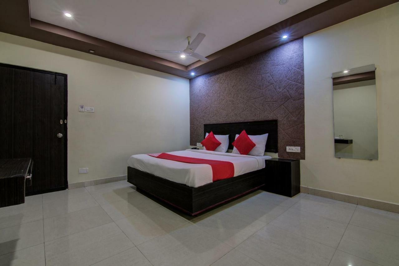 Oyo 16961 Sea Rock Hotel Visakhapatnam Ngoại thất bức ảnh