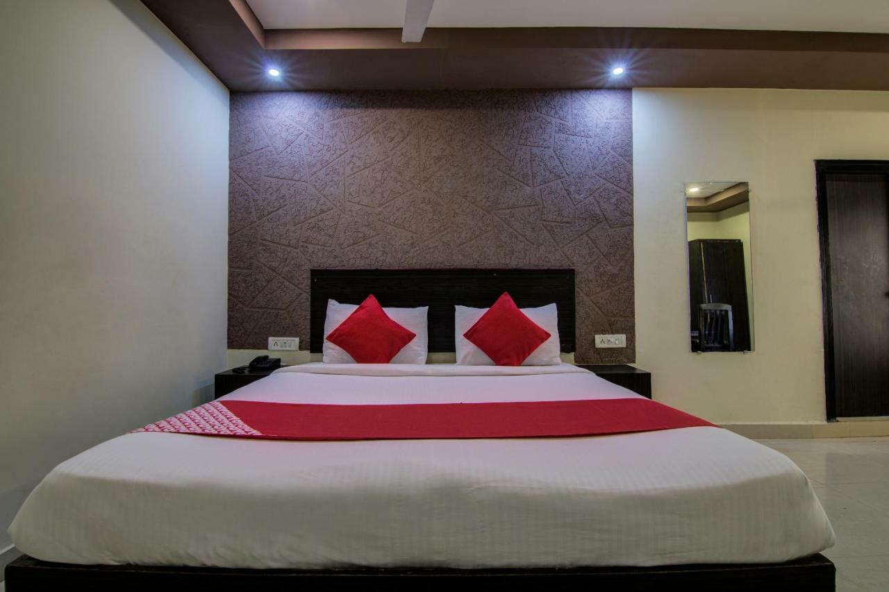 Oyo 16961 Sea Rock Hotel Visakhapatnam Ngoại thất bức ảnh